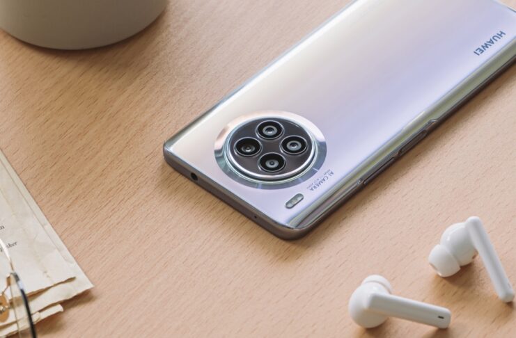 Huawei annuncia lo smartphone nova 8i