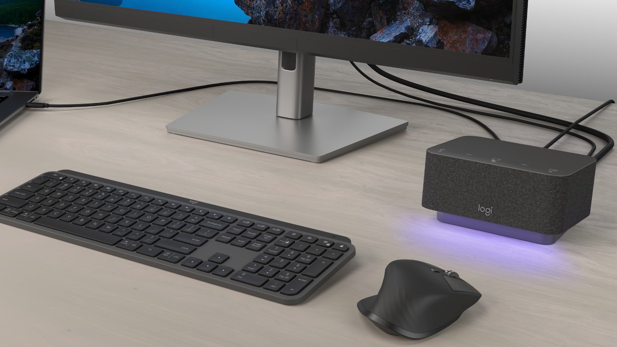 Logitech Logi Dock è lo speakek con hub integrato per lavorare da remoto