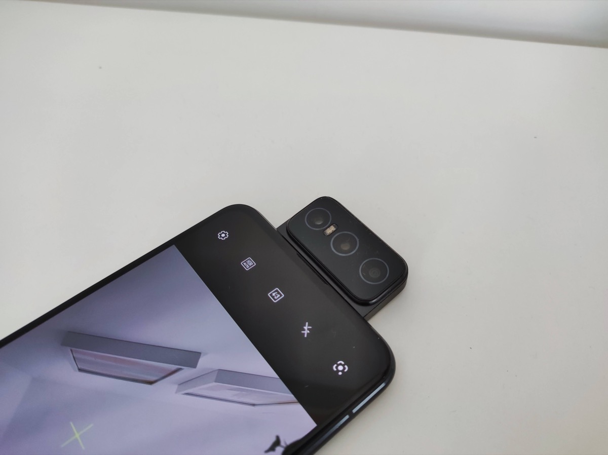 Recensione ASUS Zenfone 8 Flip