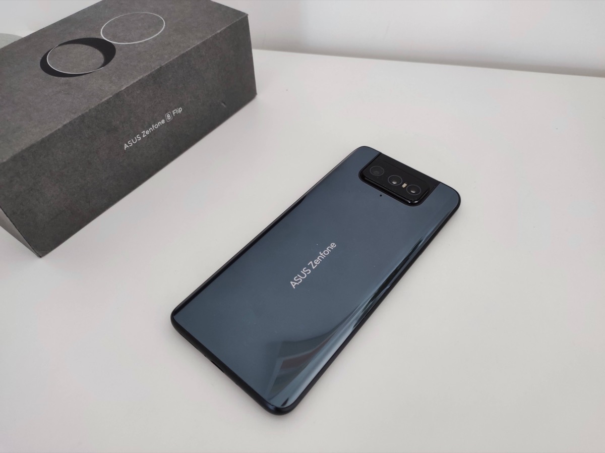 Recensione ASUS Zenfone 8 Flip