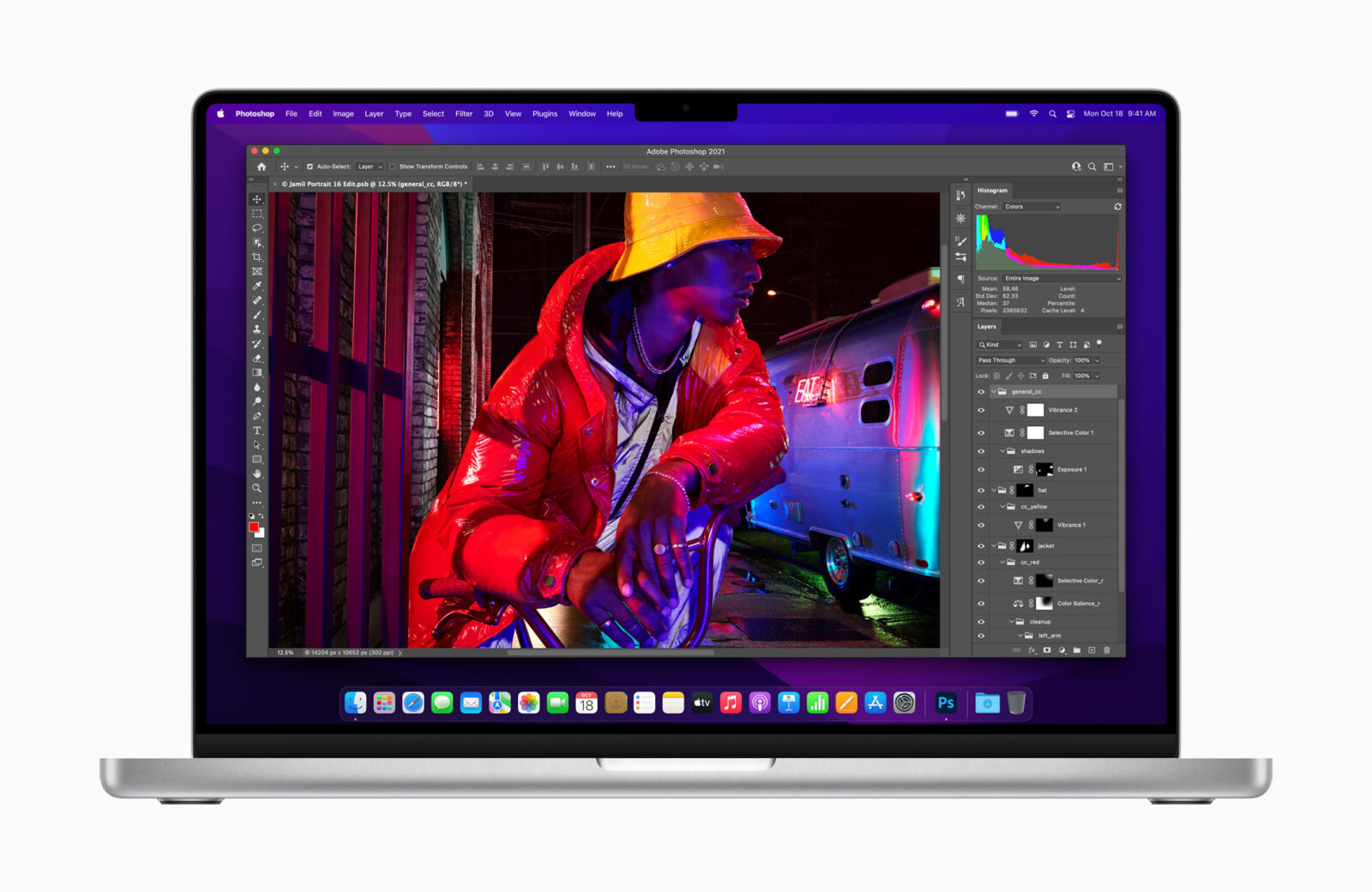 Il MacBook Pro 14,2" integra un display Liquid Retina con risoluzione nativa di 3024×1964 a 254 pixel per pollice; il modello da 16,2" offre una risoluzione nativa di 3456×2234 a 254 pixel per pollice