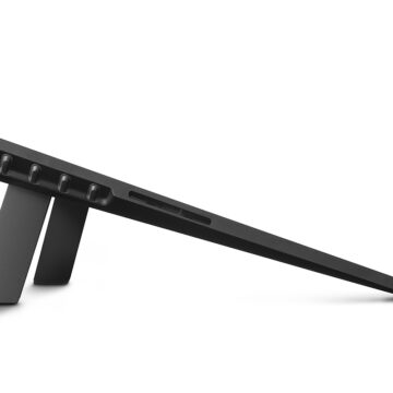 Cintiq Pro Side View with legs 161