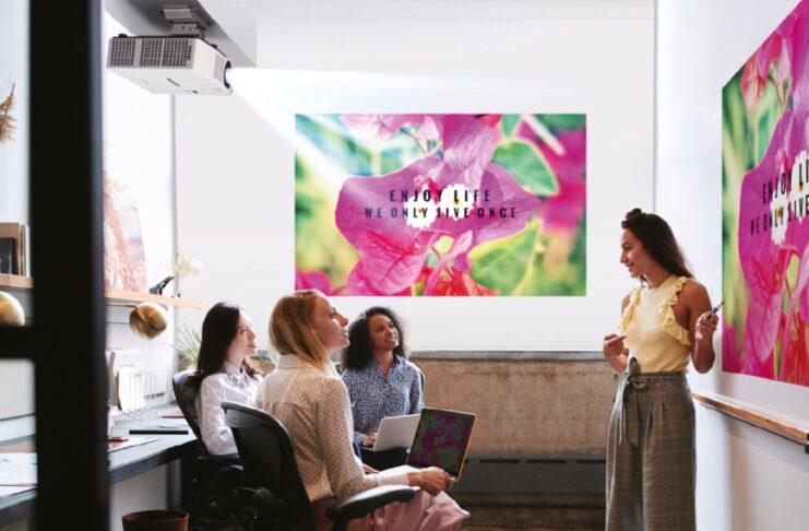 Panasonic PT-VMZ71 è la nuova serie di proiettori per aziende e scuole