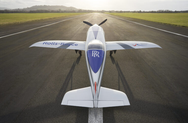 L’aereo elettrico di Rolls-Royce da record: vola a oltre 620 chilometri orari