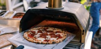Ooni Karu 16, il forno geniale per realizzare la pizza napoletana ovunque