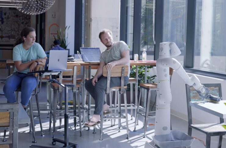 Alphabet mette i robot a fare le pulizie negli uffici Google