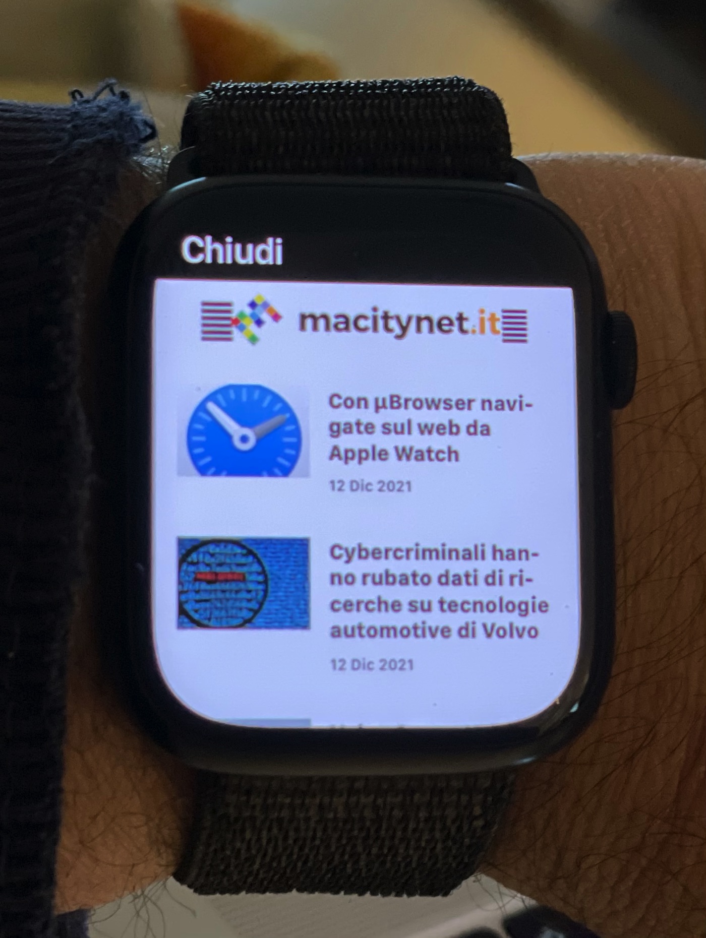 Con µBrowser navigate sul web da Apple Watch