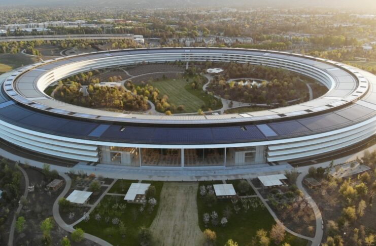 Uno sguardo alla vita interna ad Apple Park, dove anche l’unboxing conta