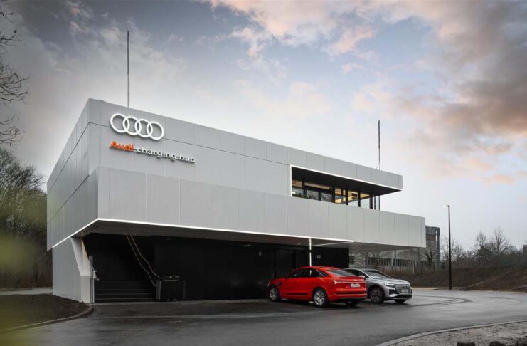 Audi charging hub è una lounge di nuova generazione per la ricarica veloce