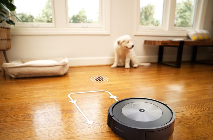 Roomba ora pulisce intorno all’albero di Natale e non solo