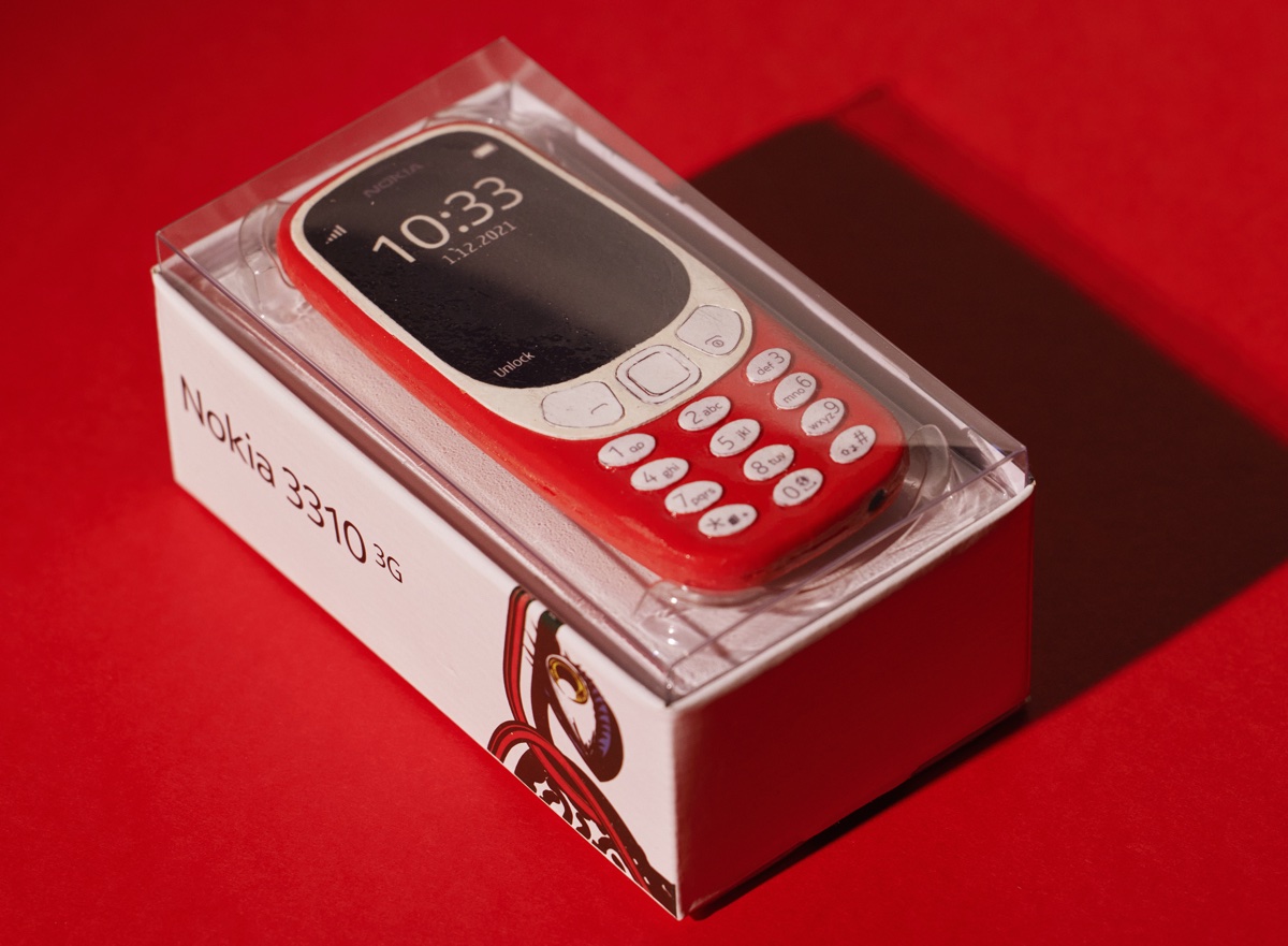Nokia 3310 si trasforma in una torta
