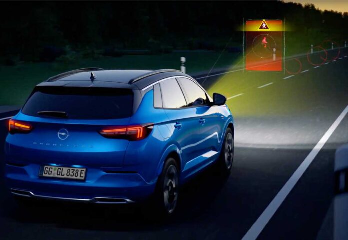 Il sistema Night Vision del nuovo Opel Grandland