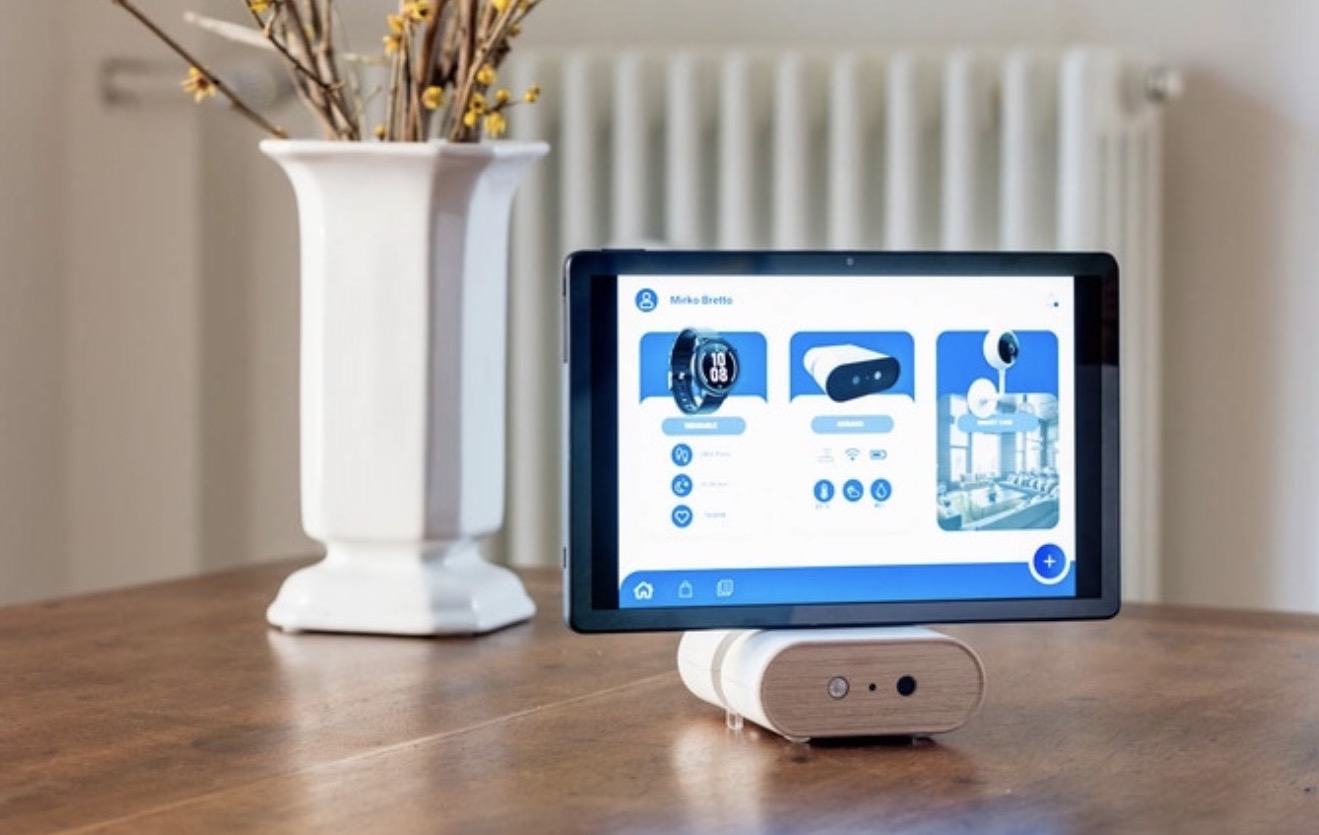 Adriano trasforma vecchi smartphone e tablet in hub per la casa smart