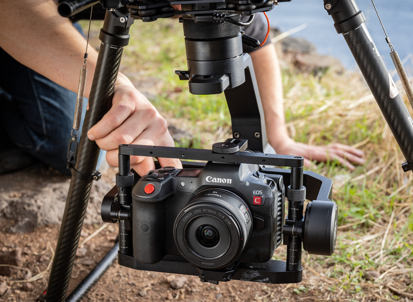 Canon presenta Cinema EOS 8K Full Frame la video-fotocamera ibrida Canon presenta Cinema EOS 8K Full Frame la video-fotocamera ibrida