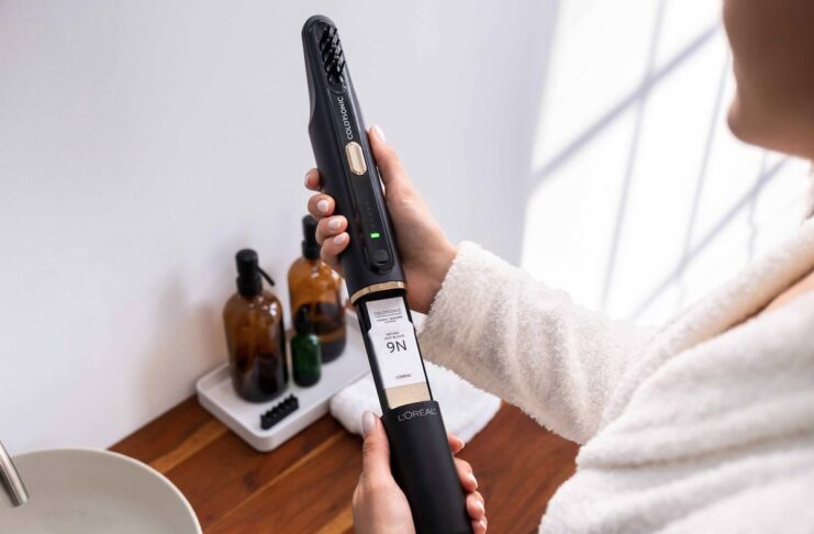 Al CES 2022 L’Oreal presenta la rivoluzione per la tinta dei capelli fatta in casa