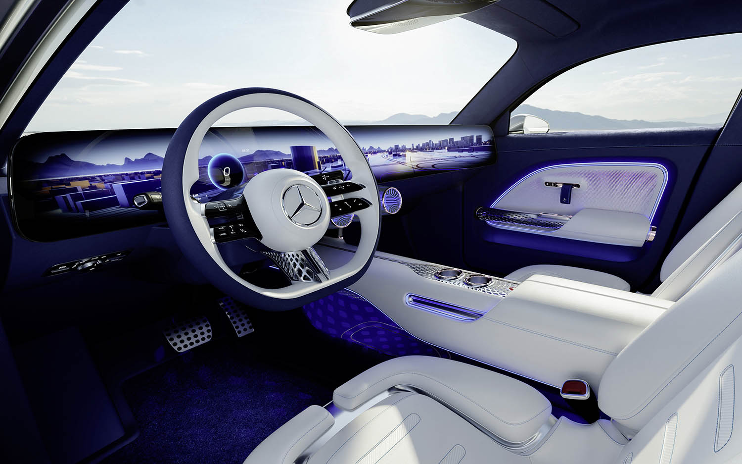 Mercedes-Benz Vision EQXX è una concept-car elettrica con 1000 km di autonomia