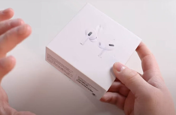 Falsi accessori Apple in vendita su un sito di vendite online sudamericano