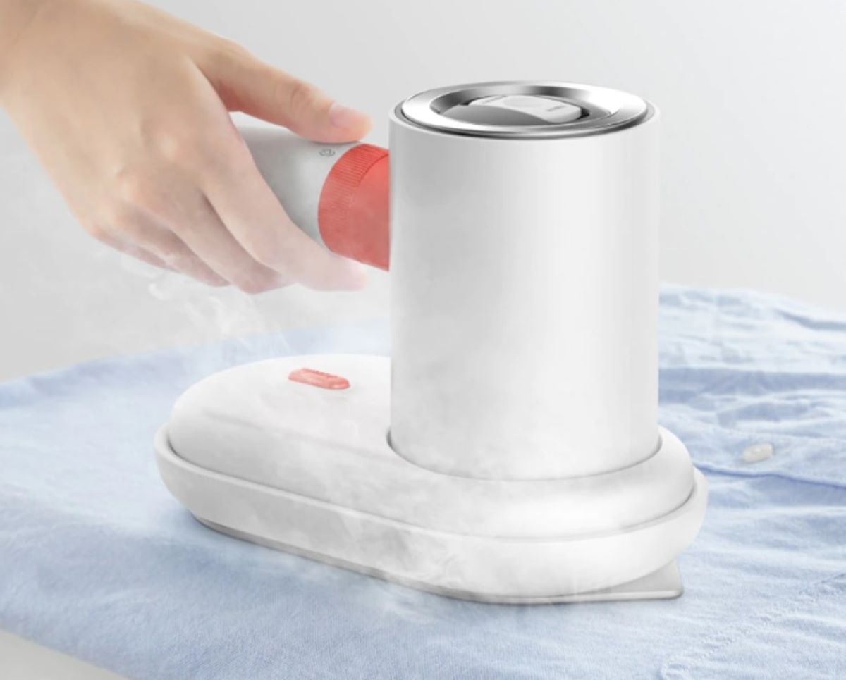 Il ferro da stiro verticale da viaggio Xiaomi in offerta a 56 euro Il ferro da stiro verticale da viaggio Xiaomi in offerta a 56 euro