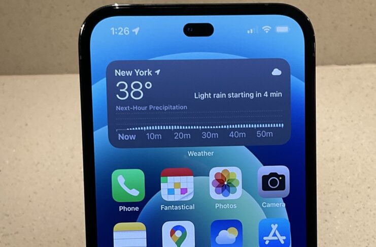 iPhone 14 con foro nel display potrebbe essere così