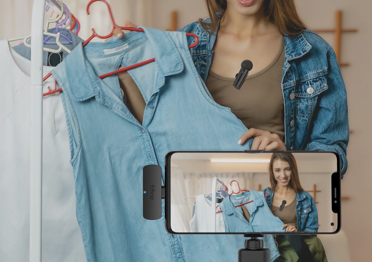 FIFINE, il microfono senza fili per smartphone, tablet e notebook in offerta a 26 euro