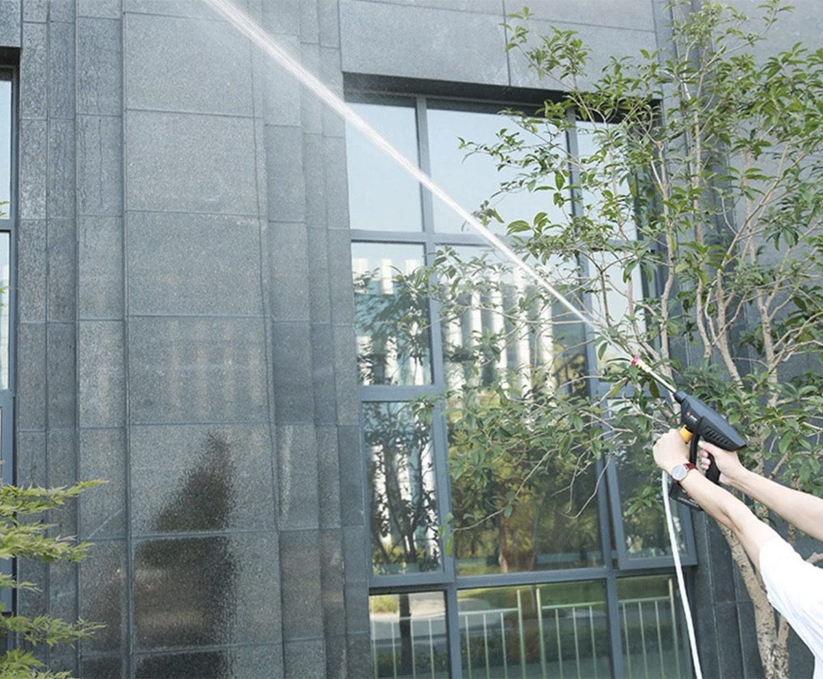 Pompa ad alta pressione per il lavaggio auto, in offerta a poco più di 50 euro Pompa ad alta pressione per il lavaggio auto, in offerta a poco più di 50 euro