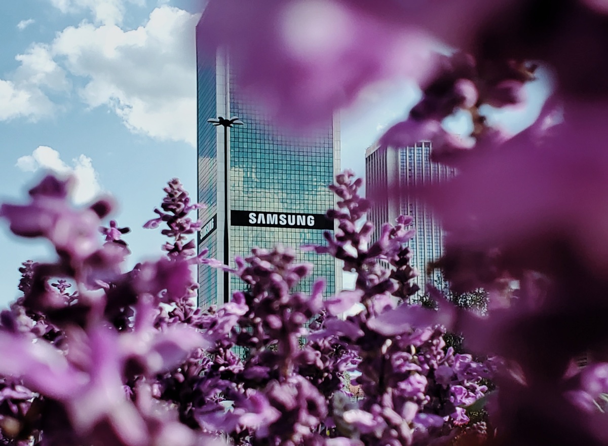 Samsung chiude il 2021 con ricavi record trimestrali e annuali