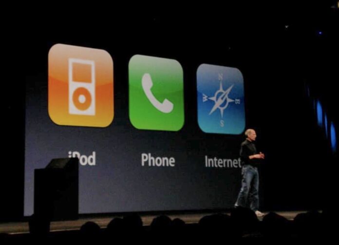 Quindici anni fa arrivava l’iPhone