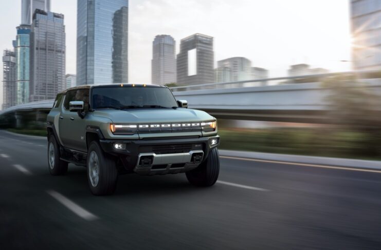 Hummer EV, la sola batteria pesa come una Honda Civic