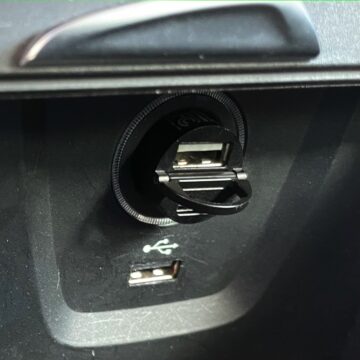 Syncwire XC672, caricatore invisibile per auto con 30 Watt PD