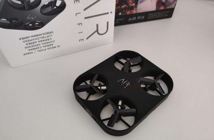 Recensione AirPix, selfie in volo formato tascabile