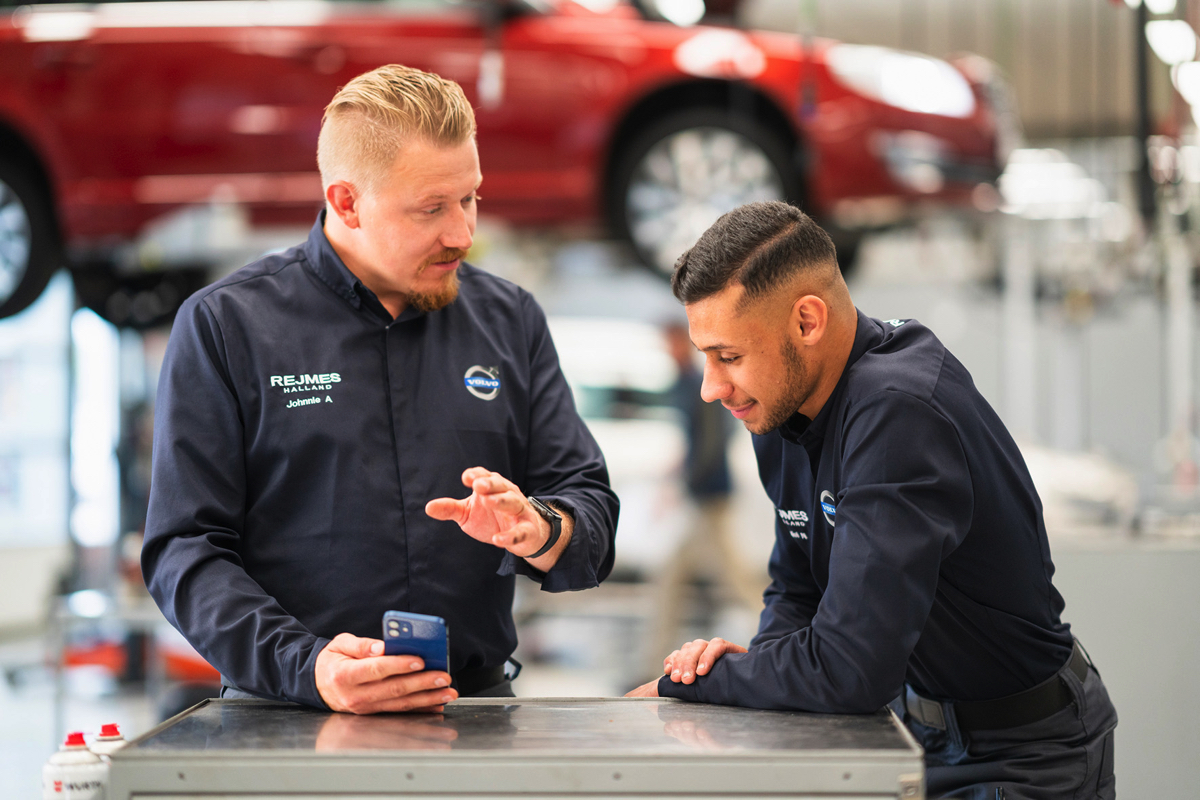 Volvo introduce gli Apple Watch in officina Volvo introduce gli Apple Watch in officina