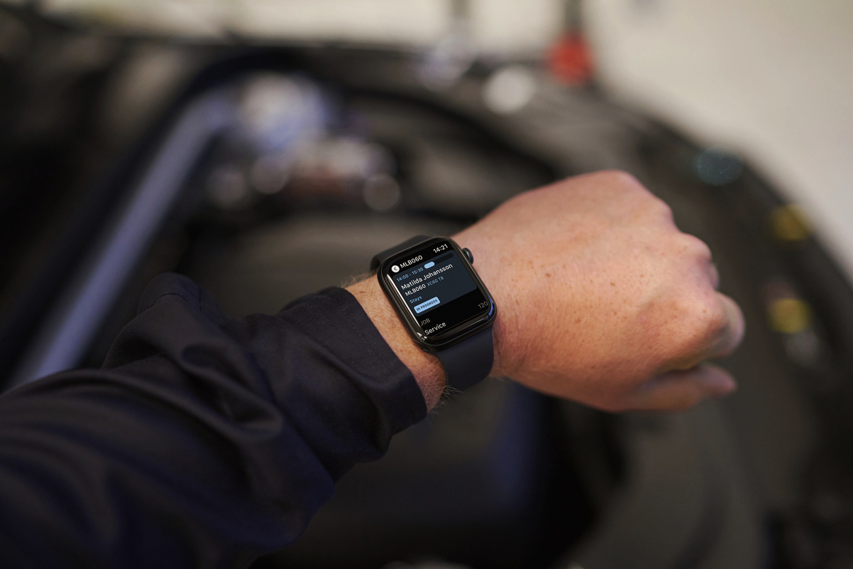 Volvo introduce gli Apple Watch in officina Volvo introduce gli Apple Watch in officina