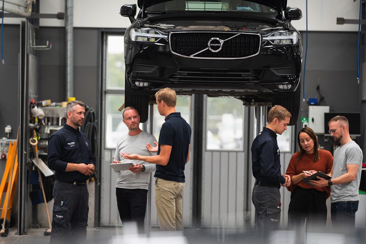 Volvo introduce gli Apple Watch in officina Volvo introduce gli Apple Watch in officina