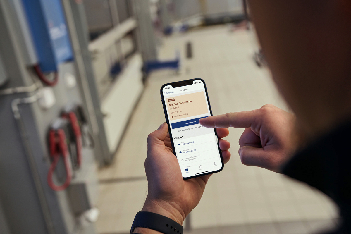 Volvo introduce gli Apple Watch in officina Volvo introduce gli Apple Watch in officina