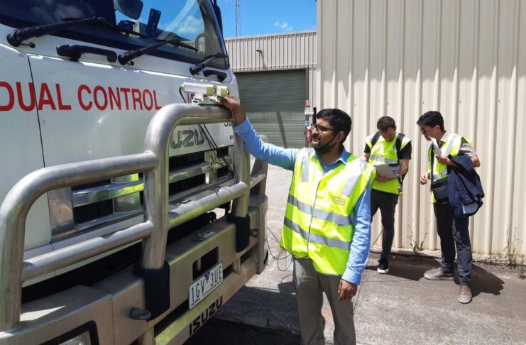 Sensori sui camion della nettezza urbana per individuare strade da riparare