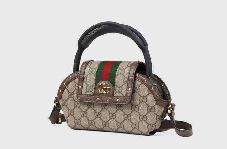 Gucci vende una custodia per AirPods Max da 730€