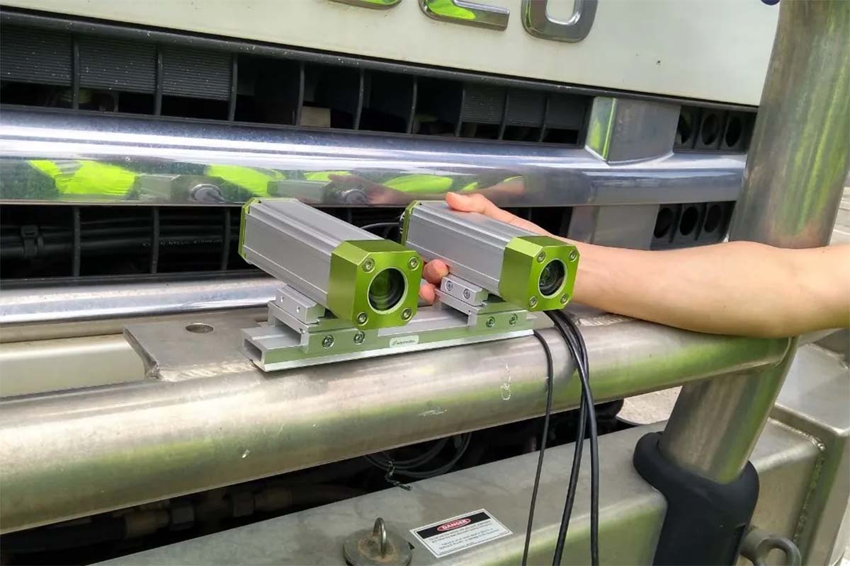 Sensori sui camion della nettezza urbana per individuare strade da riparare