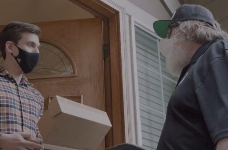 Gabe Newell di Valve consegna le prime Steam Deck