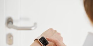 Nuki ora apre e chiude le porte con Apple Watch LTE