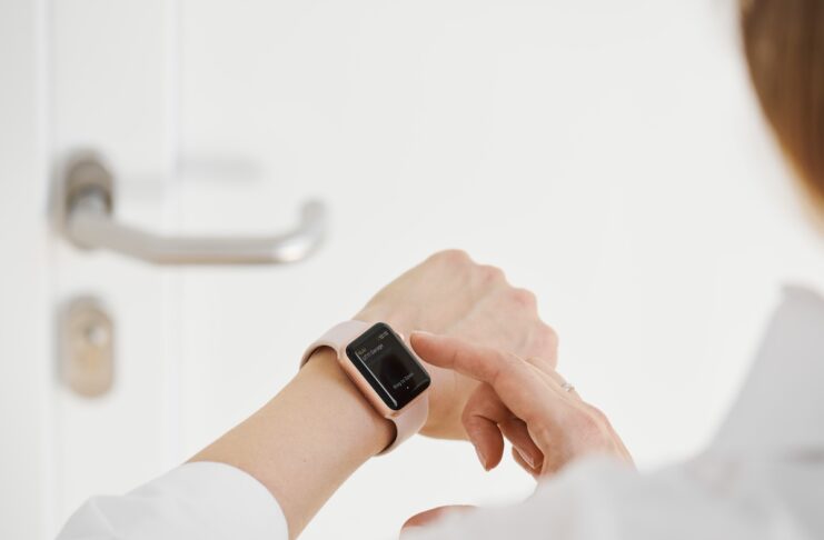 Nuki ora apre e chiude le porte con Apple Watch LTE