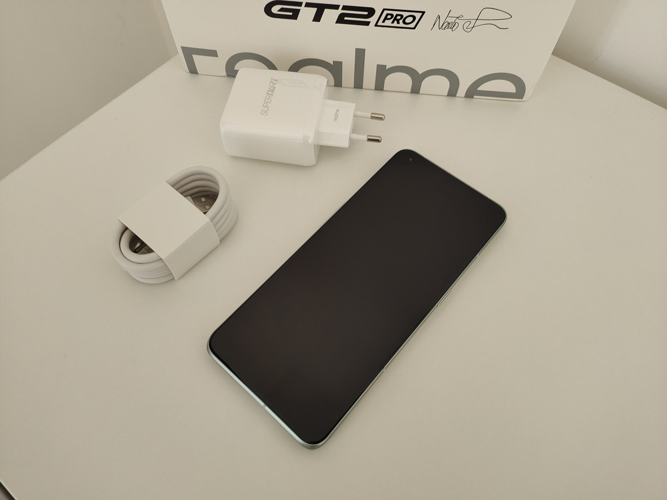 Recensione Realme GT 2 Pro, piacevole e performante