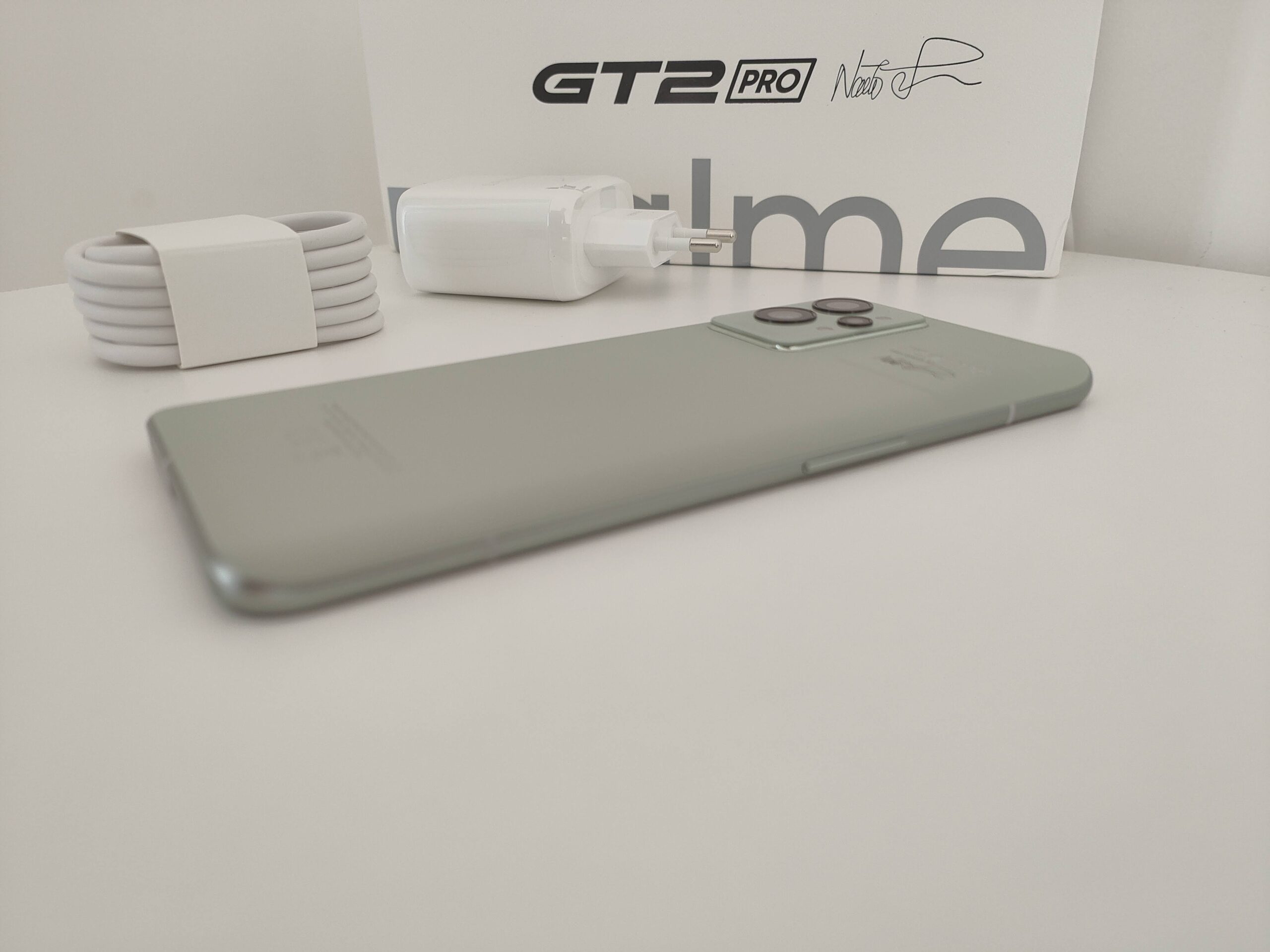Recensione Realme GT 2 Pro, piacevole e performante