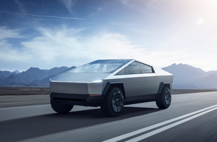 Tesla Cybertruck arriva nel 2023 con altre novità non annunciate