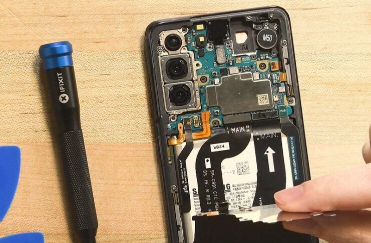 Samsung fornirà parti di ricambio per la riparazione di Galaxy S20 e S21