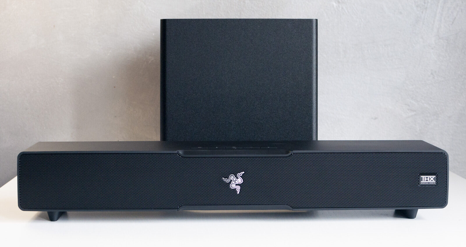 Recensione Razer Leviathan V2, gioco e film da brivido ma solo per computer