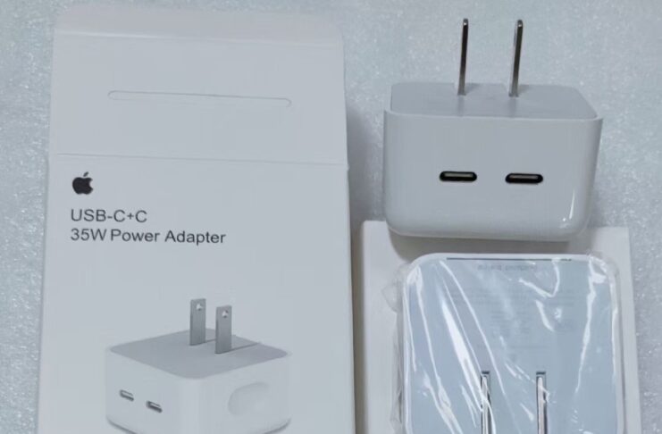 Apple, prime foto delle scatole del caricatore USB-C doppio