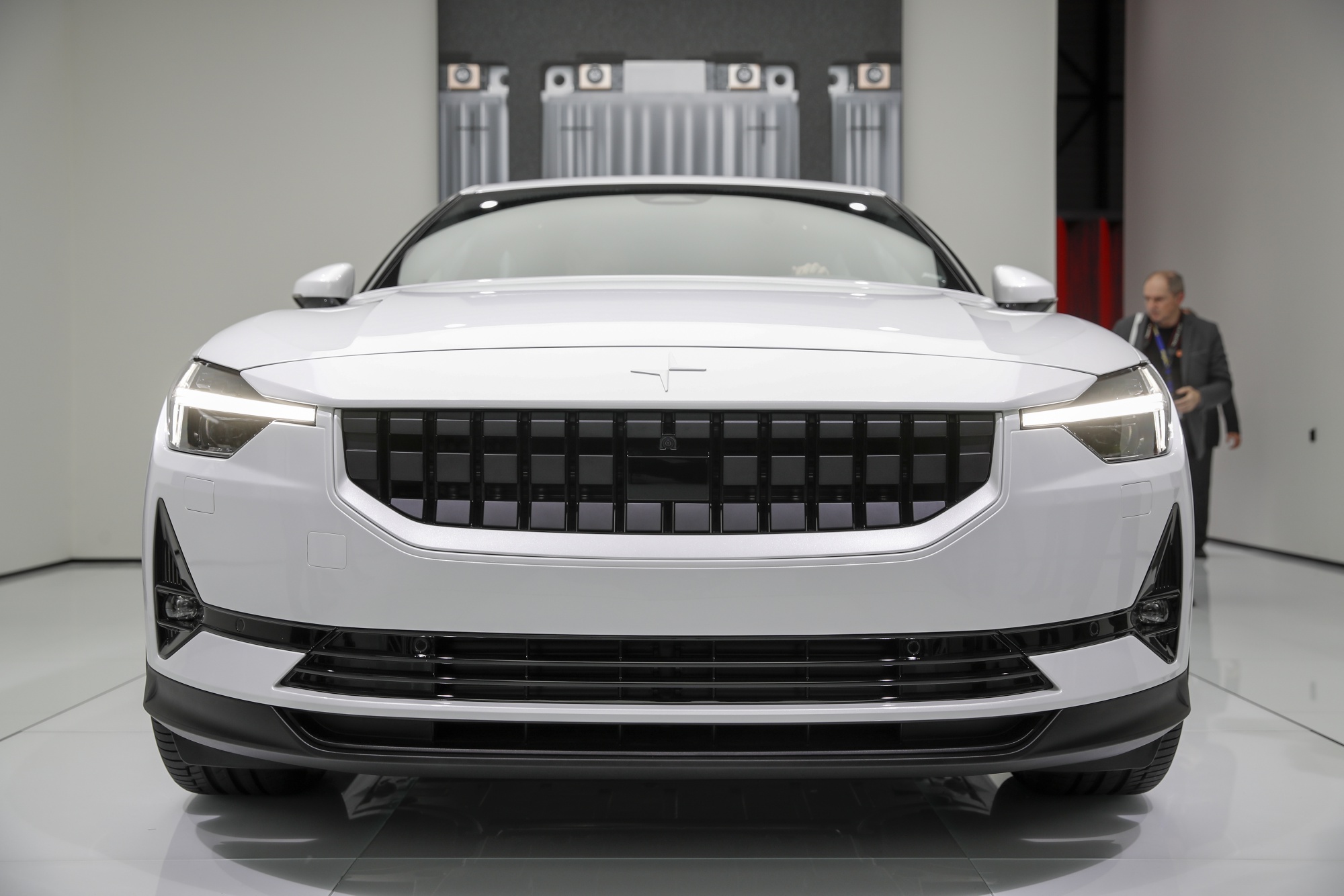 Hertz  acquisterà 65.000 veicoli elettrici da Polestar