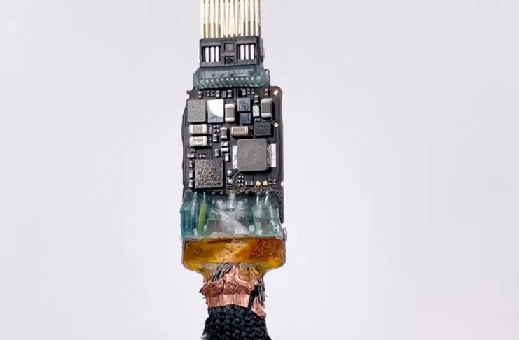 Lo smontaggio del cavo Thunderbolt 4 Pro di Apple rivela perché è così costoso