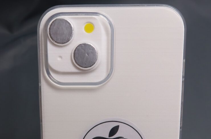 iPhone 14 e iPhone 13 a confronto tra modelli 3D e custodie