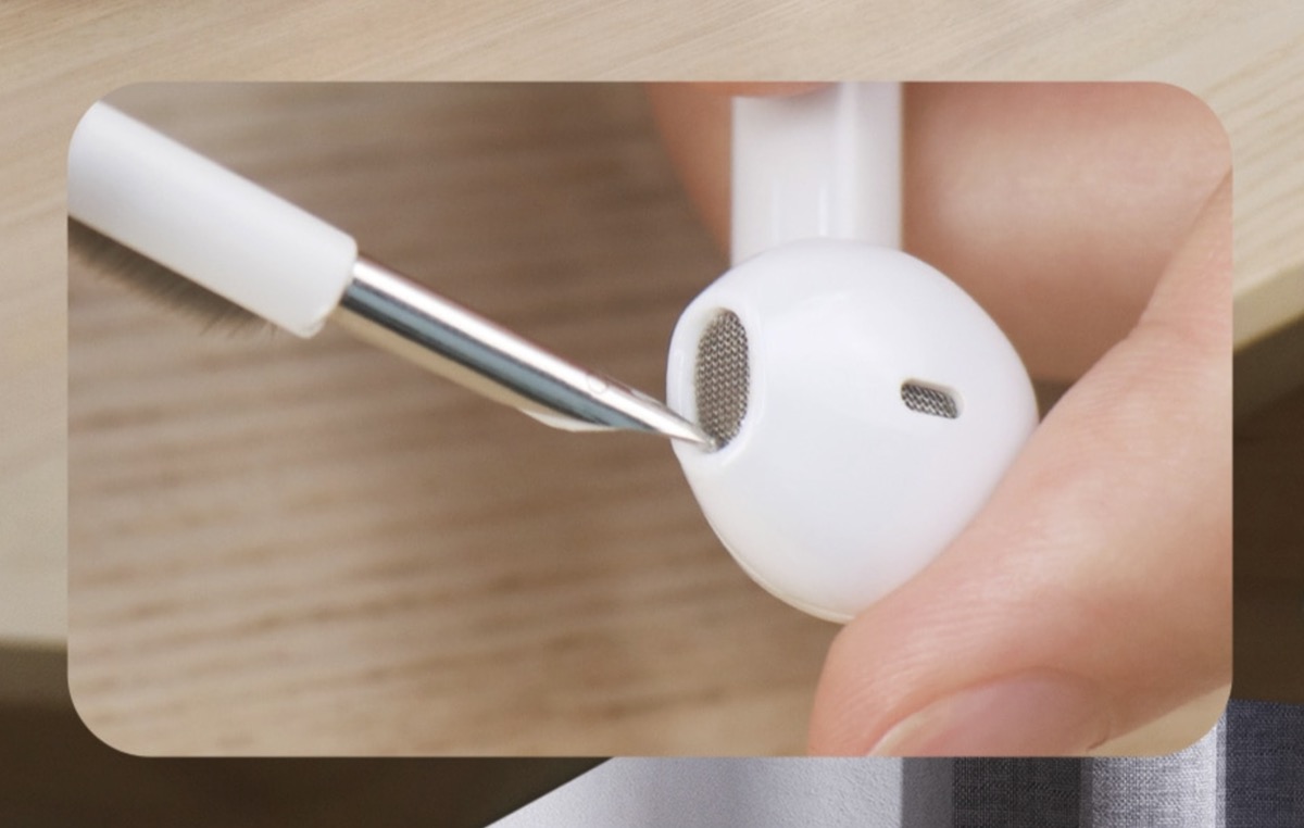 Kit pulizia Airpods e altri auricolari: in offerta a meno di 3 euro